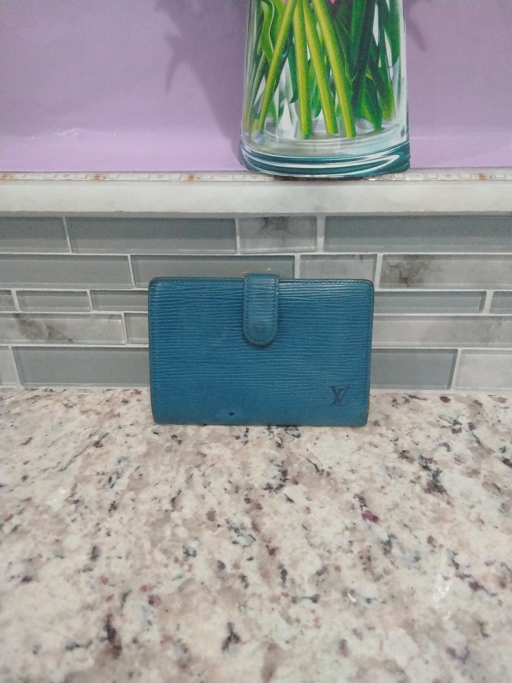 Louis Vuitton Vintage Epi Kiss Lock Wallet - Picture 17 of 17